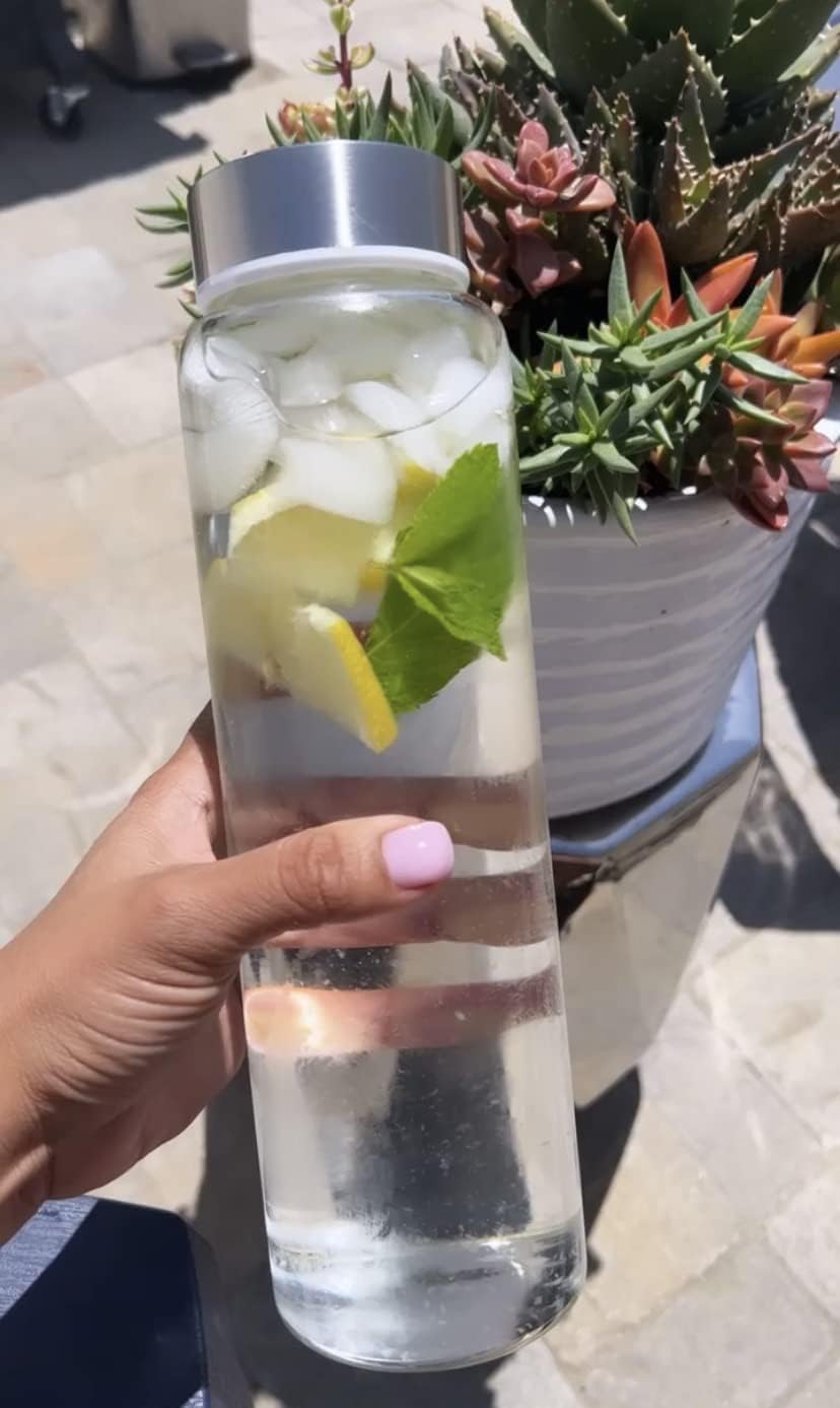 32 oz Glass Water Bottle 2-Pack, Wide Mouth Reusable Bottles with Time Marker, Leakproof Lids & Protective Silicone Sleeves, BPA Free Refillable Drinking Bottle for Gym, Office & Travel